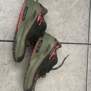 Slightly wore no sole